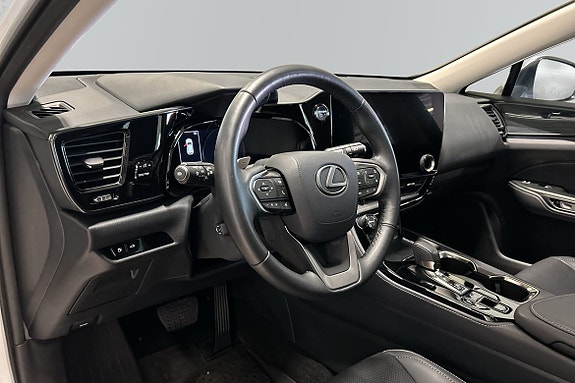 Lexus NX350h 9 of 10