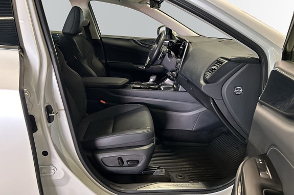 Lexus NX350h 6 of 10