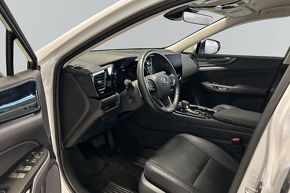 Lexus NX350h 8 of 10