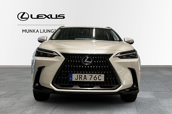 Lexus NX350h 5 of 5