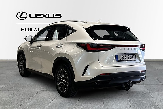 Lexus NX350h 2 of 5