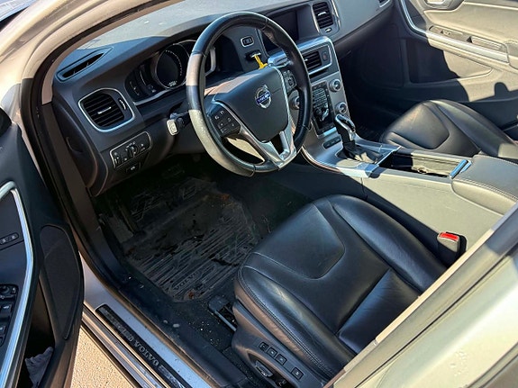 Volvo V60 15 of 30