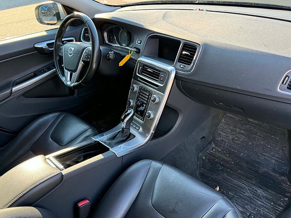 Volvo V60 16 of 30