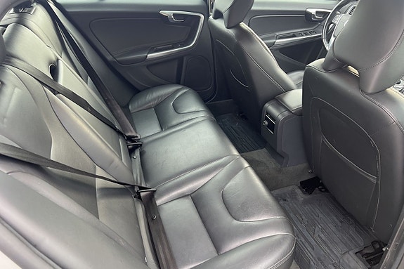 Volvo V60 24 of 30