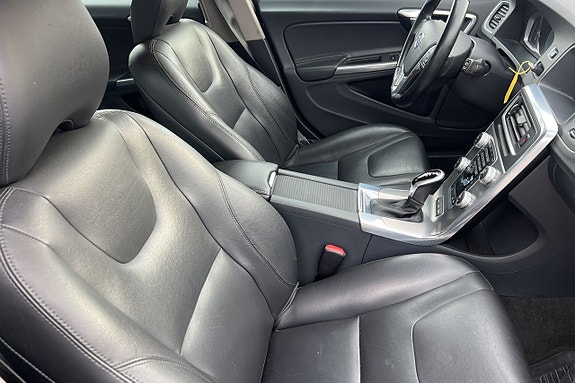 Volvo V60 26 of 30