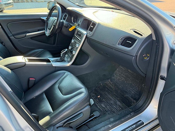 Volvo V60 17 of 30