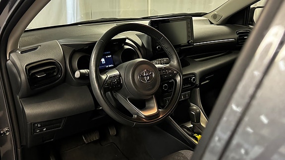 Toyota Yaris 13 of 23