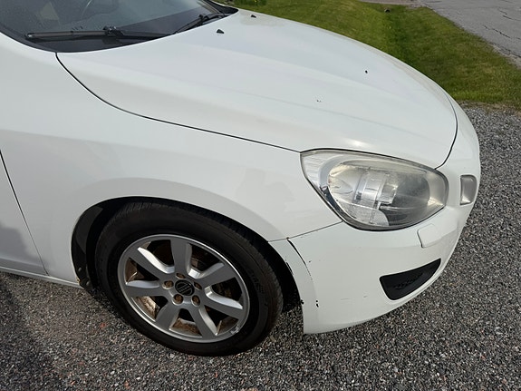 Volvo V60 3 of 5