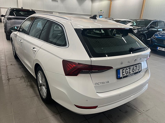 Skoda Octavia 3 of 5