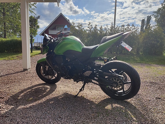 Kawasaki Z750R 4 of 8