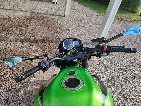 Kawasaki Z750R 6 of 8