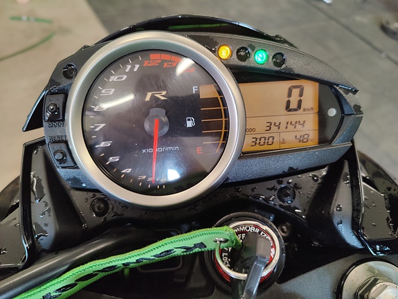 Kawasaki Z750R 8 of 8