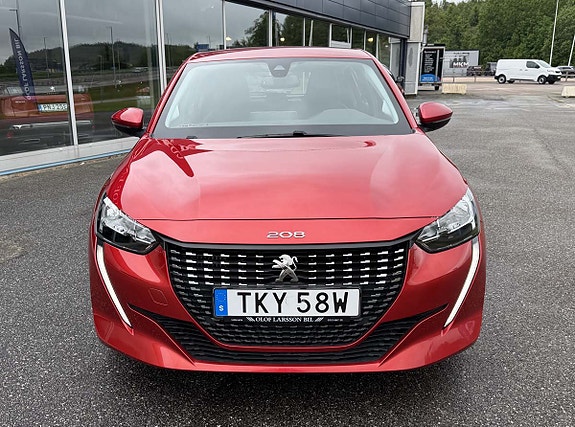 Peugeot 208 2 of 5