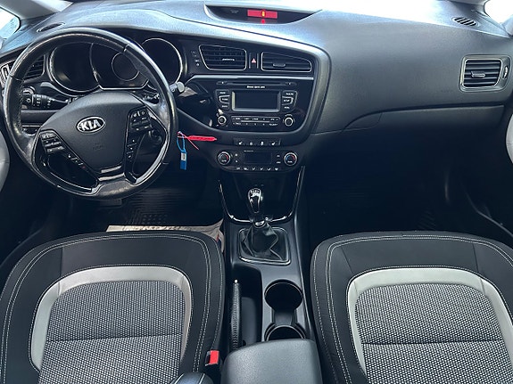 Kia Ceed 8 of 12