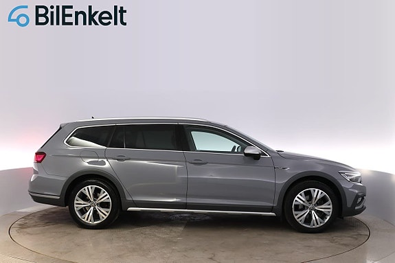 Volkswagen Passat Alltrack 2 of 5