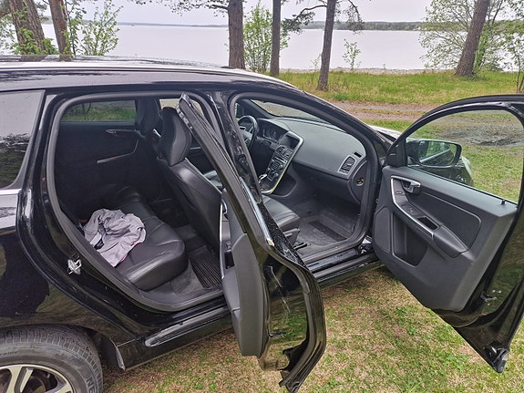 Volvo XC60 4 of 5