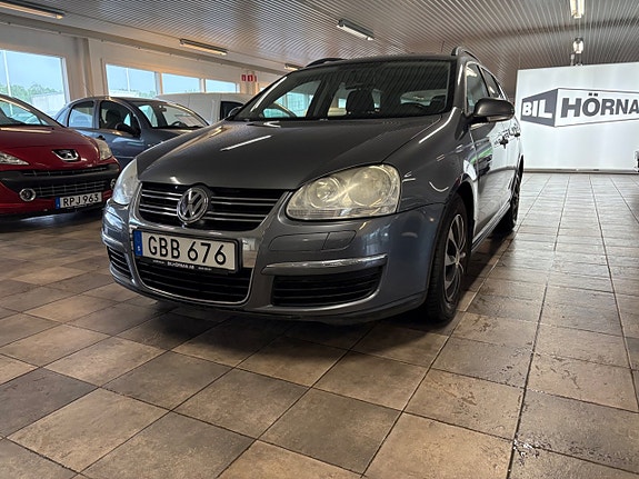 Volkswagen Golf V 2 of 5