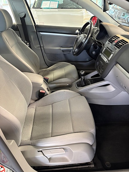 Volkswagen Golf V 6 of 11