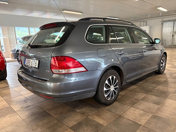 Volkswagen Golf V 4 of 5