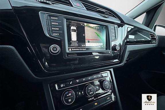 Volkswagen Touran 8 of 14