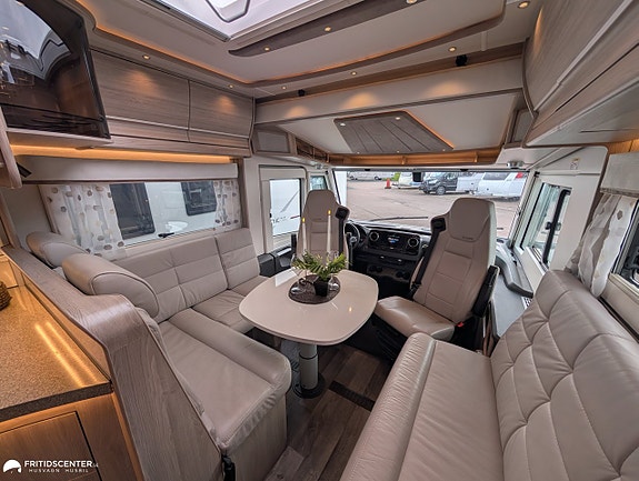 Kabe Imperial TM I 910 QB *Generösa ytor / Fullutrustad / Premium bil 3 of 21
