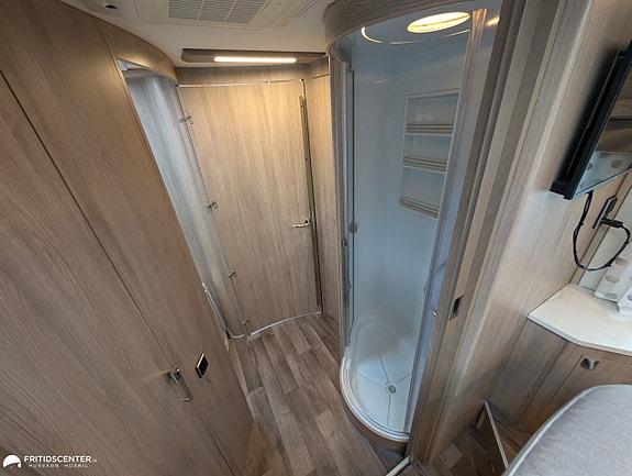 Kabe Imperial TM I 910 QB *Generösa ytor / Fullutrustad / Premium bil 19 of 21