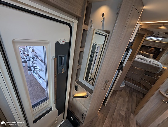 Kabe Imperial TM I 910 QB *Generösa ytor / Fullutrustad / Premium bil 13 of 21