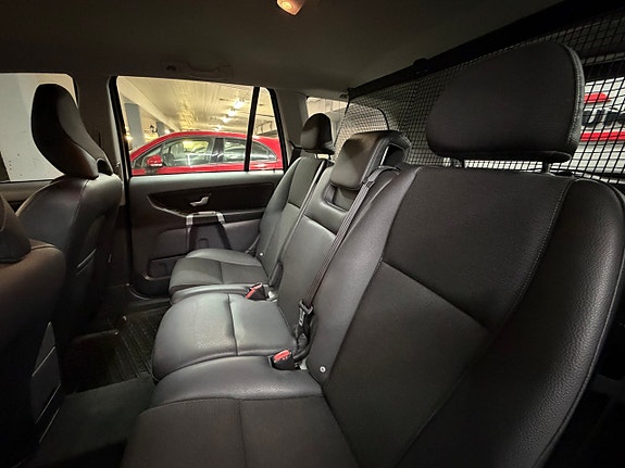 Volvo XC90 11 of 22