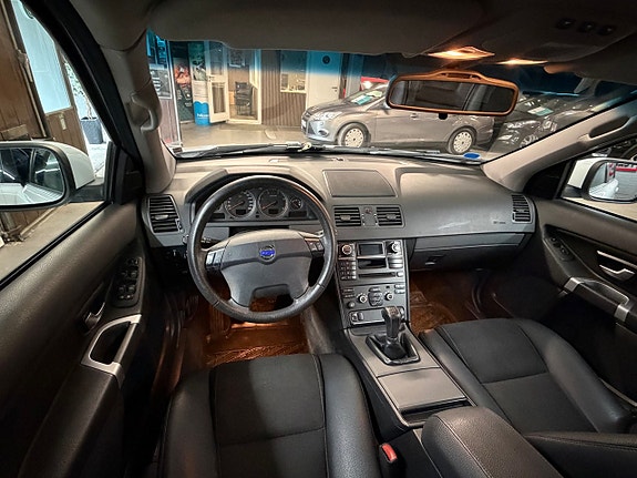 Volvo XC90 12 of 22