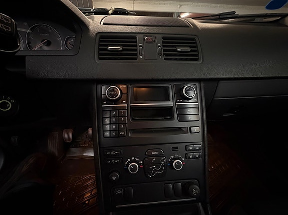 Volvo XC90 15 of 22