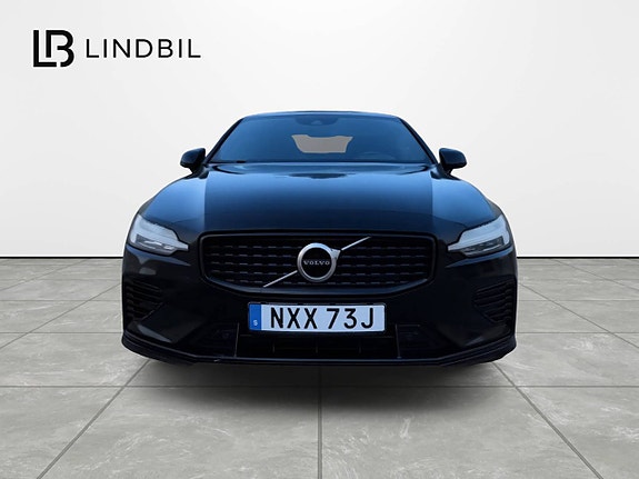 Volvo S60 2 of 5
