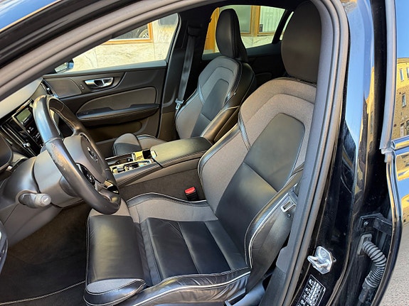 Volvo S60 7 of 11
