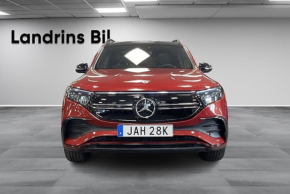 Mercedes-Benz EQB300 2 of 5
