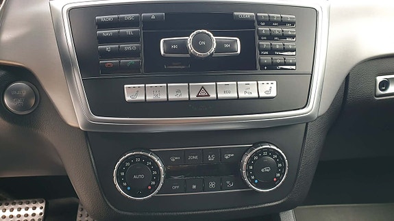 Mercedes-Benz ML350 15 of 28