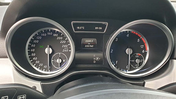 Mercedes-Benz ML350 28 of 28