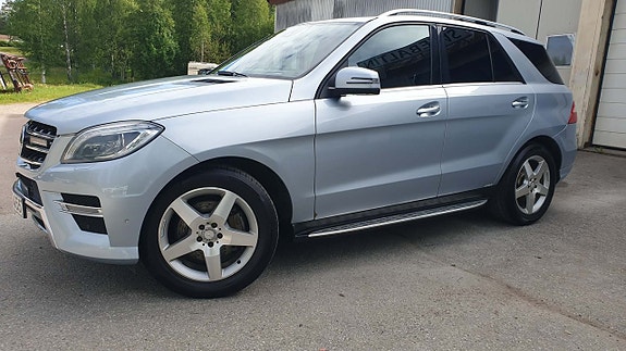Mercedes-Benz ML350 6 of 28