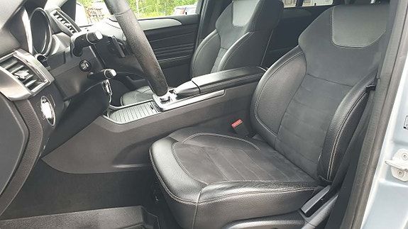 Mercedes-Benz ML350 25 of 28