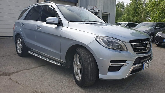 Mercedes-Benz ML350 2 of 5