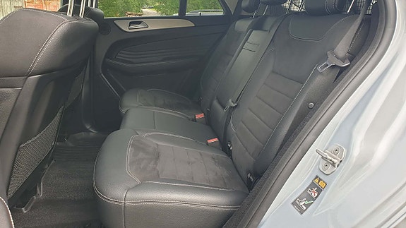 Mercedes-Benz ML350 24 of 28