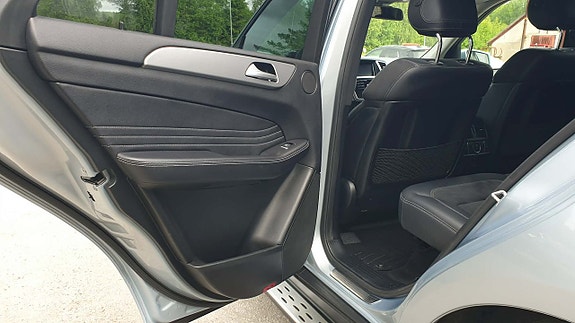 Mercedes-Benz ML350 20 of 28