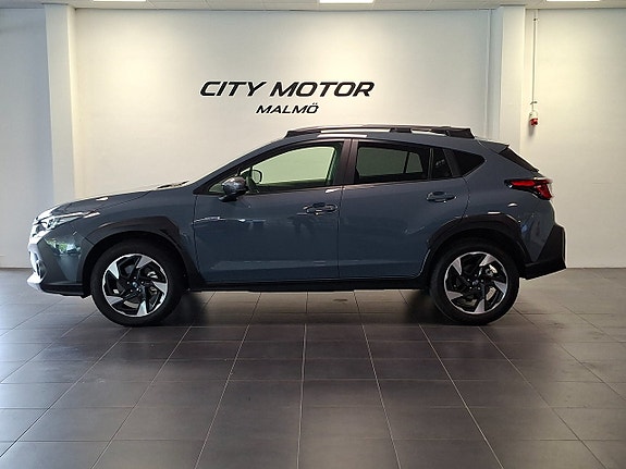 Subaru Crosstrek 2 of 5