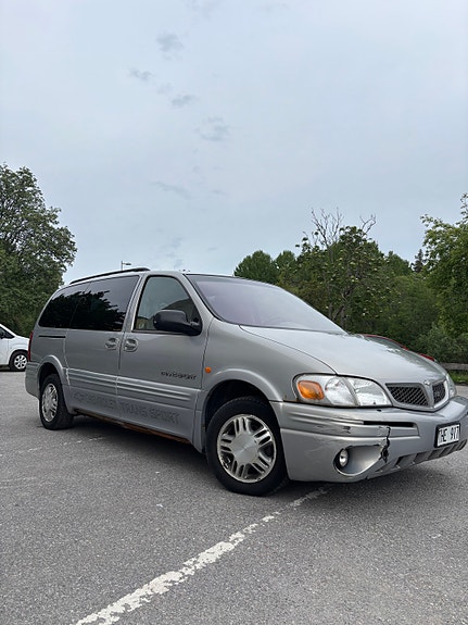 Chevrolet Trans Sport 3 of 5