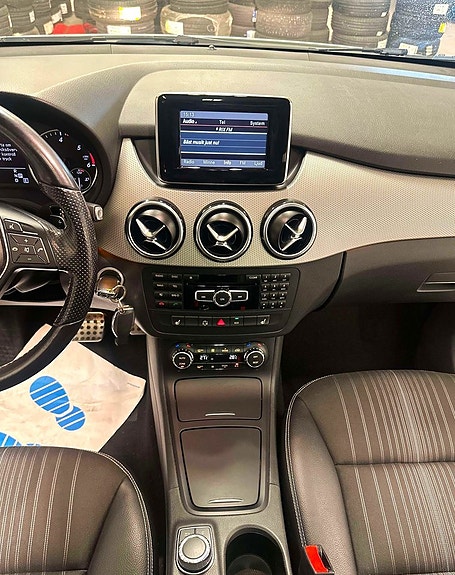 Mercedes-Benz B180 16 of 21