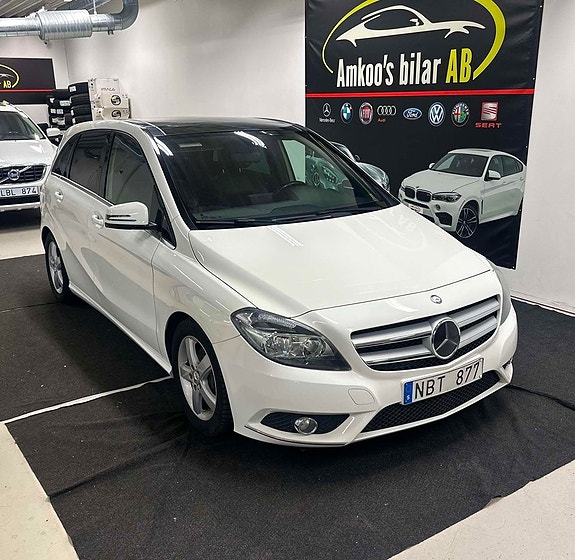 Mercedes-Benz B180 4 of 5