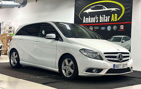 Mercedes-Benz B180 3 of 5