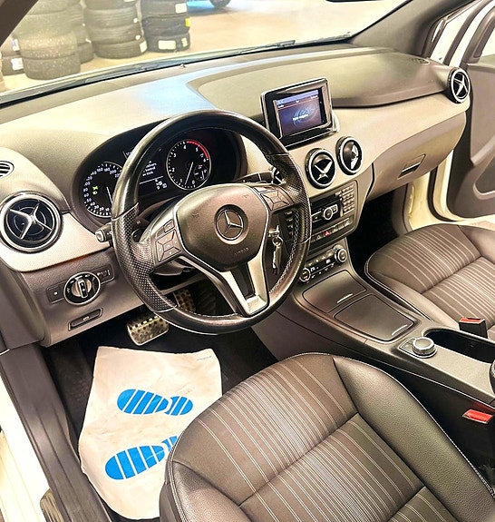 Mercedes-Benz B180 12 of 21