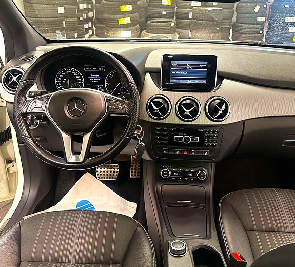 Mercedes-Benz B180 13 of 21