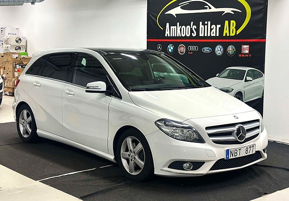Mercedes-Benz B180 2 of 5
