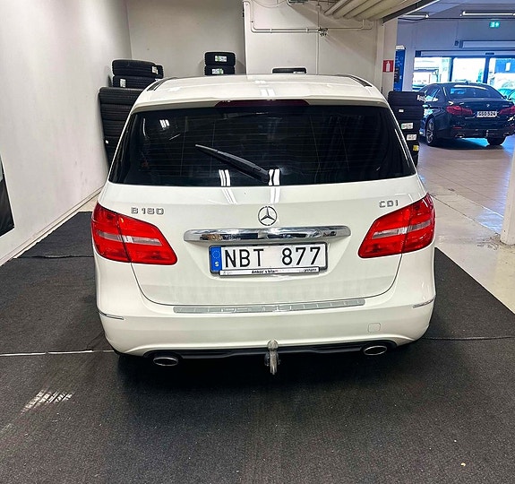 Mercedes-Benz B180 8 of 21