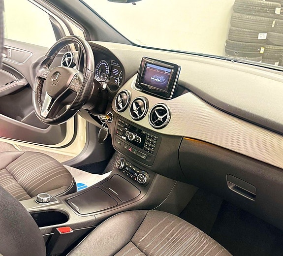 Mercedes-Benz B180 18 of 21